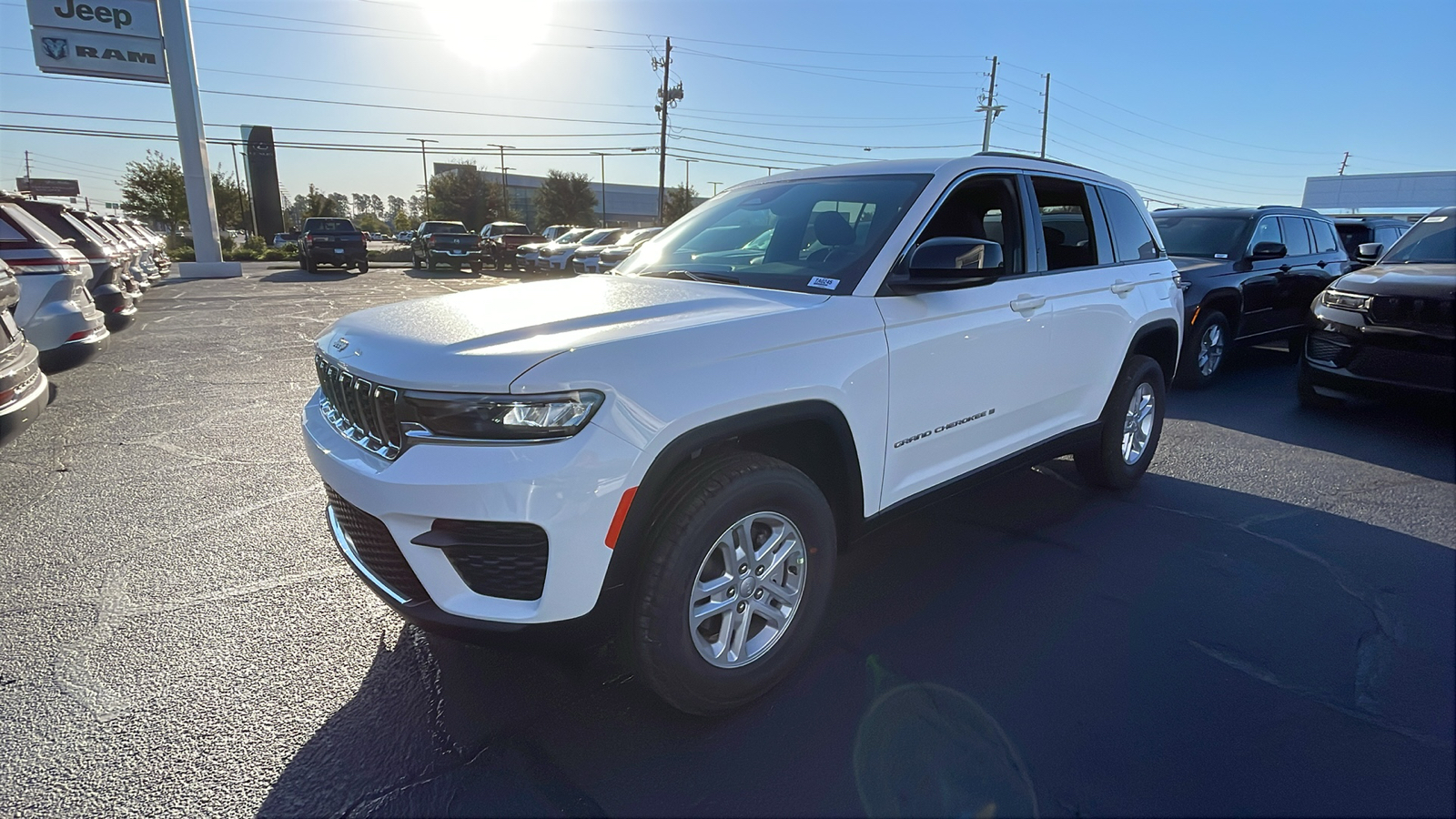 2025 Jeep Grand Cherokee Laredo 4