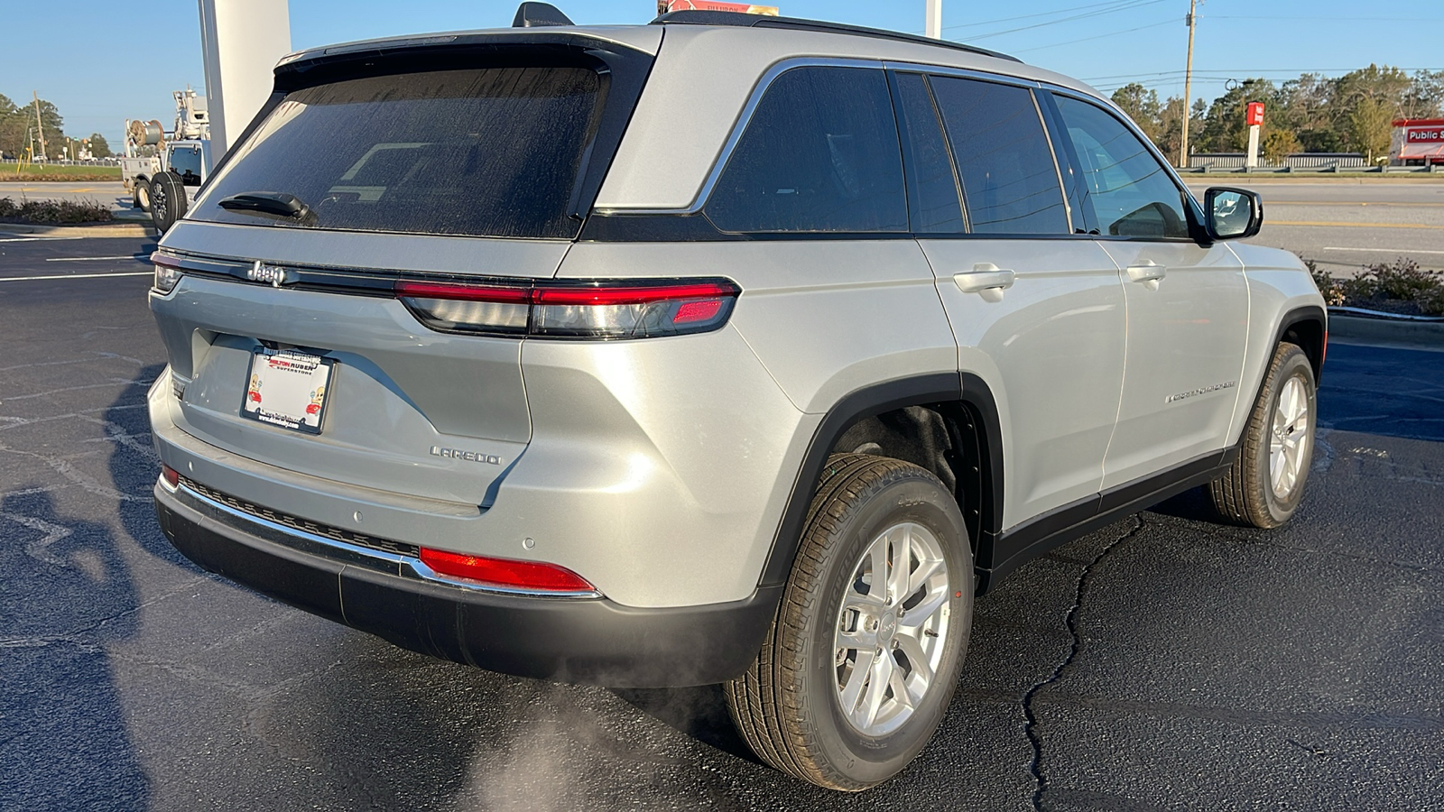 2025 Jeep Grand Cherokee Laredo 8