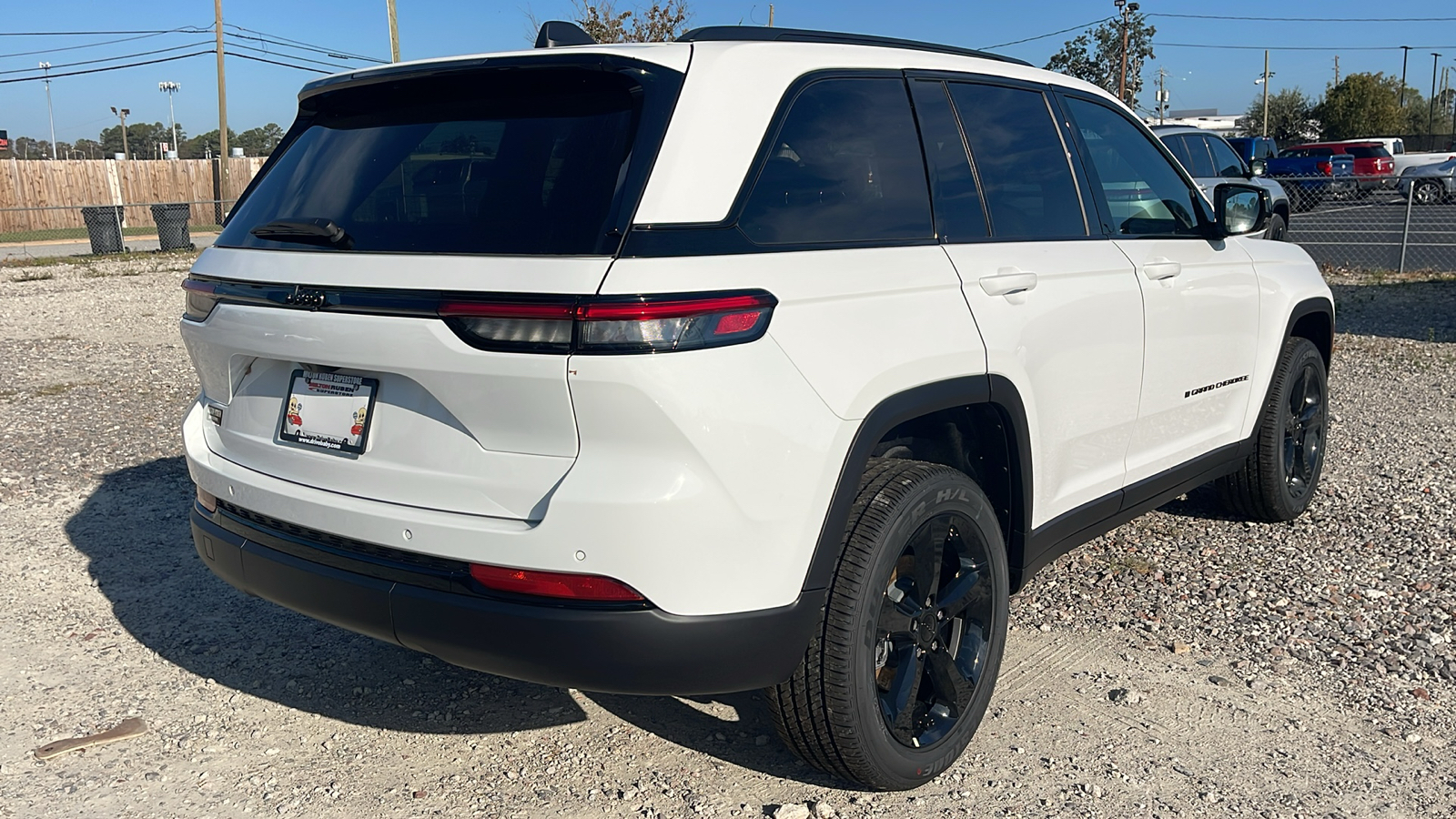 2025 Jeep Grand Cherokee Altitude 8