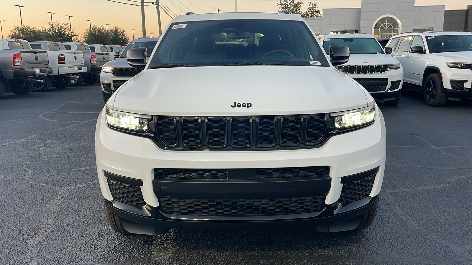 2025 Jeep Grand Cherokee L Altitude X 3