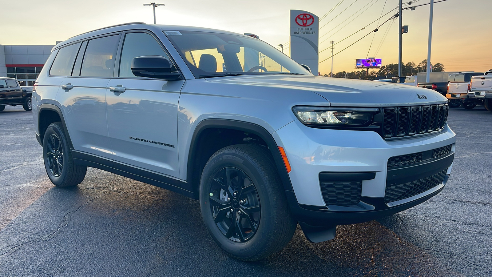 2025 Jeep Grand Cherokee L Altitude X 2