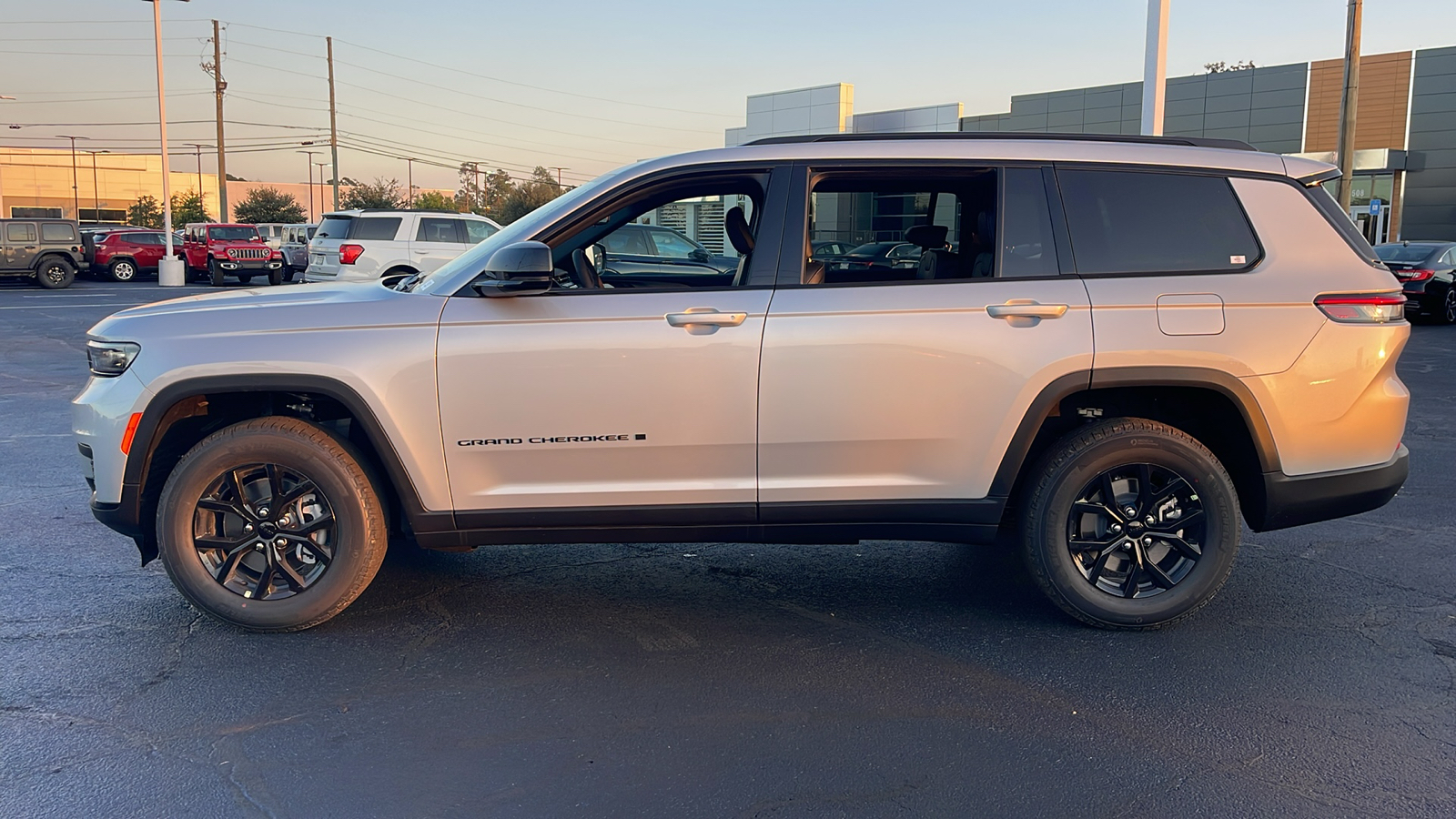 2025 Jeep Grand Cherokee L Altitude X 5