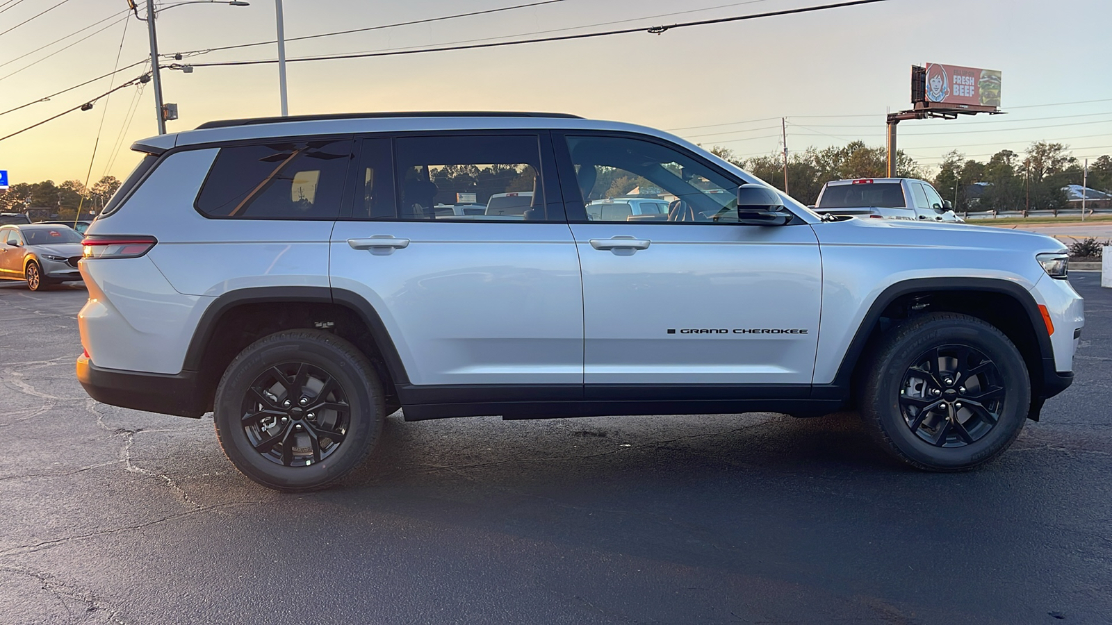 2025 Jeep Grand Cherokee L Altitude X 9