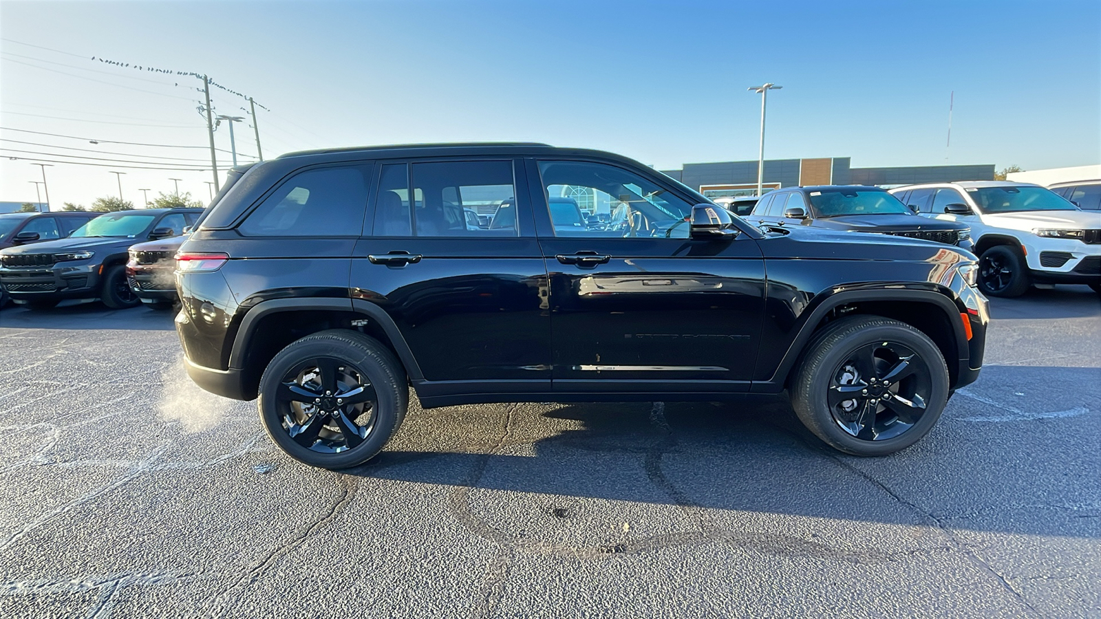 2025 Jeep Grand Cherokee Altitude 9