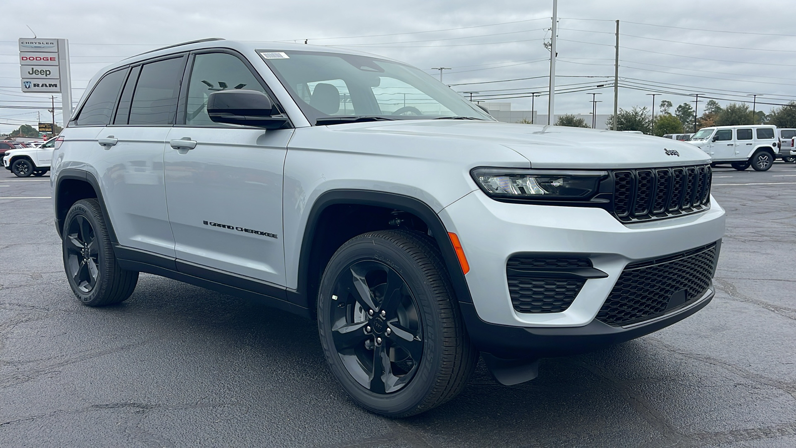 2025 Jeep Grand Cherokee Altitude 2