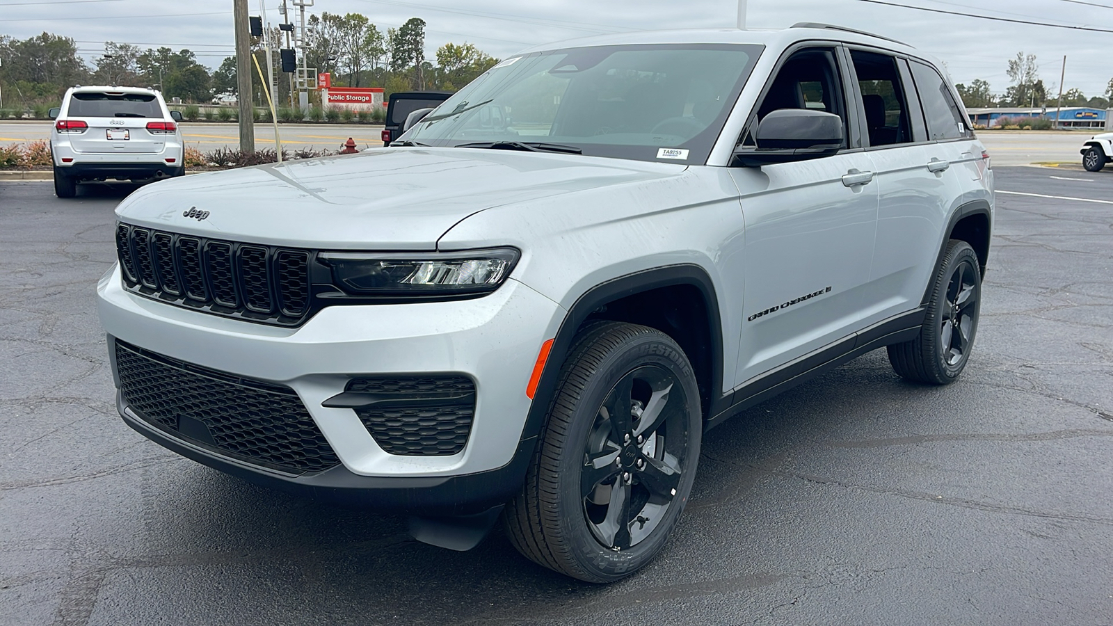 2025 Jeep Grand Cherokee Altitude 4