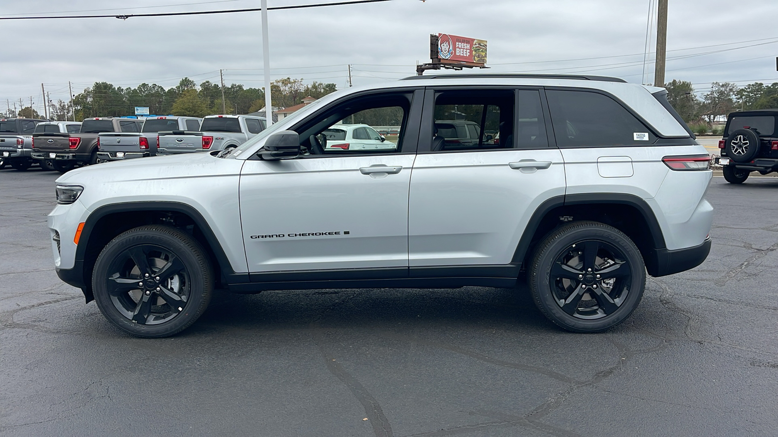 2025 Jeep Grand Cherokee Altitude 5