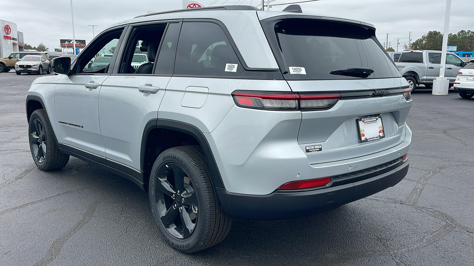 2025 Jeep Grand Cherokee Altitude 6