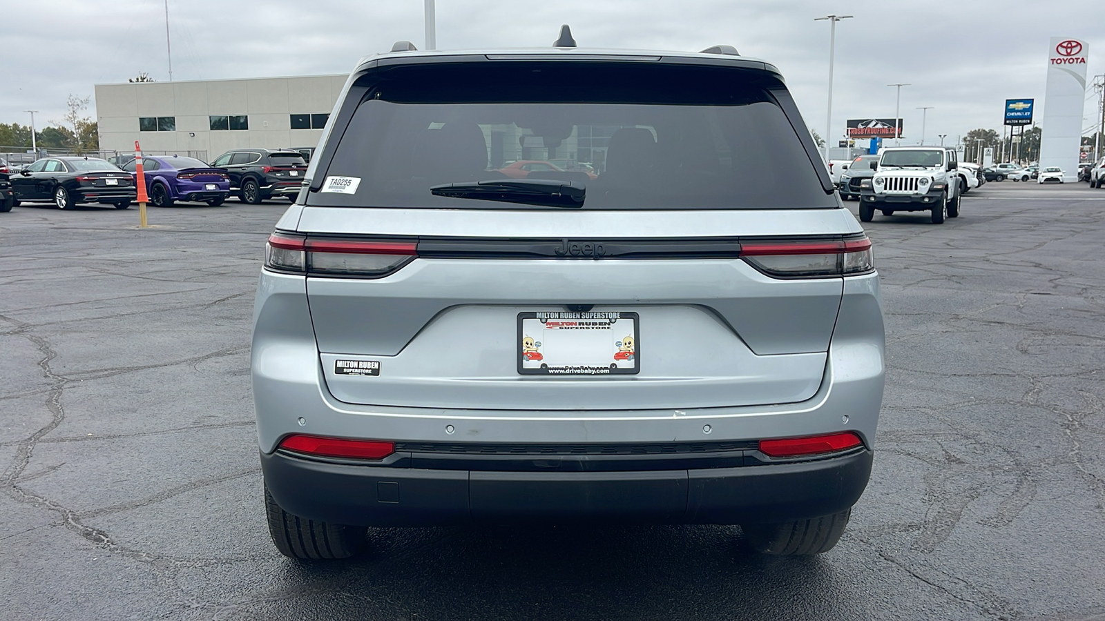 2025 Jeep Grand Cherokee Altitude 7