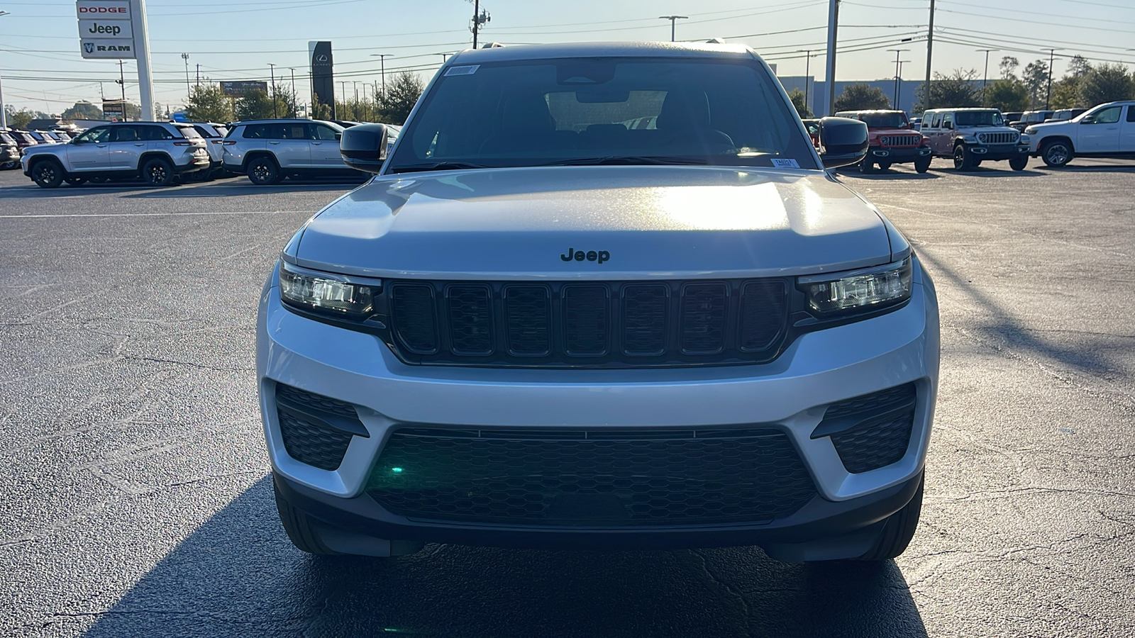 2025 Jeep Grand Cherokee Altitude 3