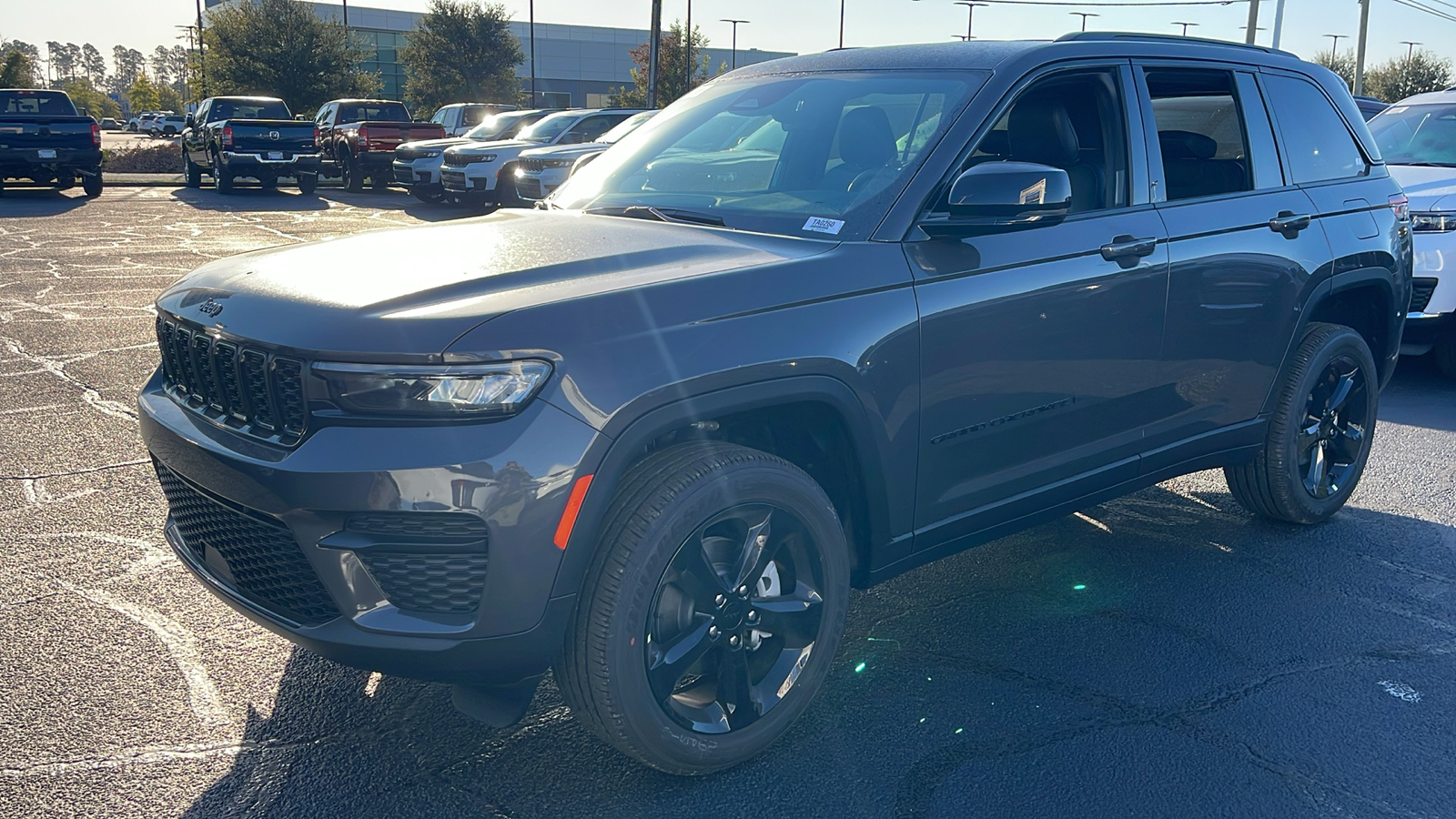 2025 Jeep Grand Cherokee Altitude 4