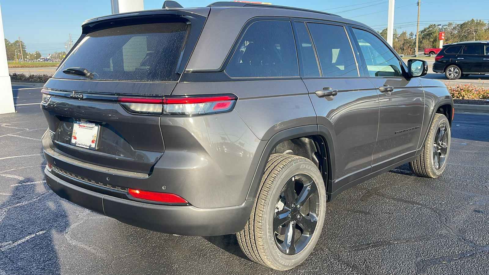 2025 Jeep Grand Cherokee Altitude 8