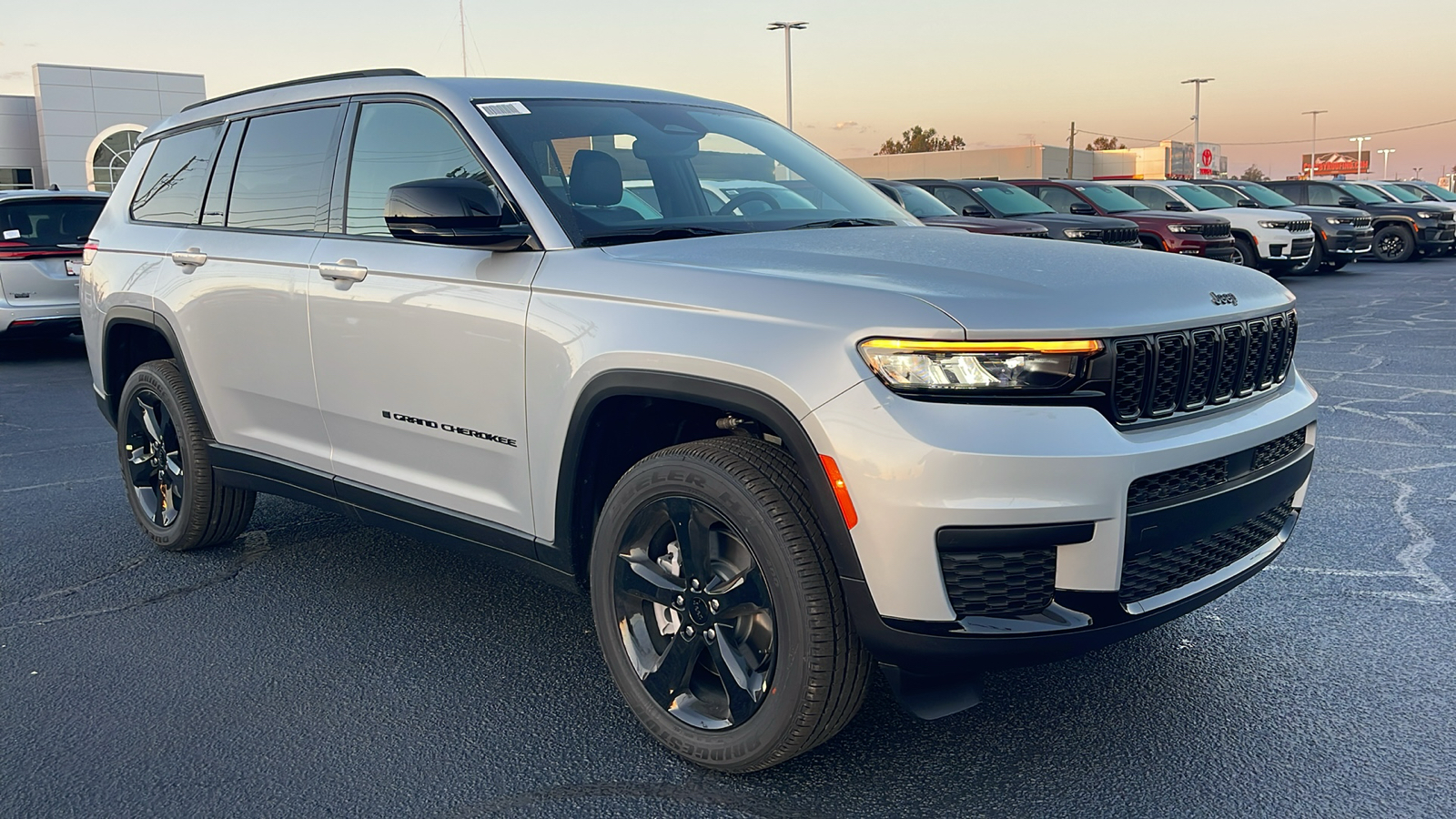 2025 Jeep Grand Cherokee L Altitude X 2