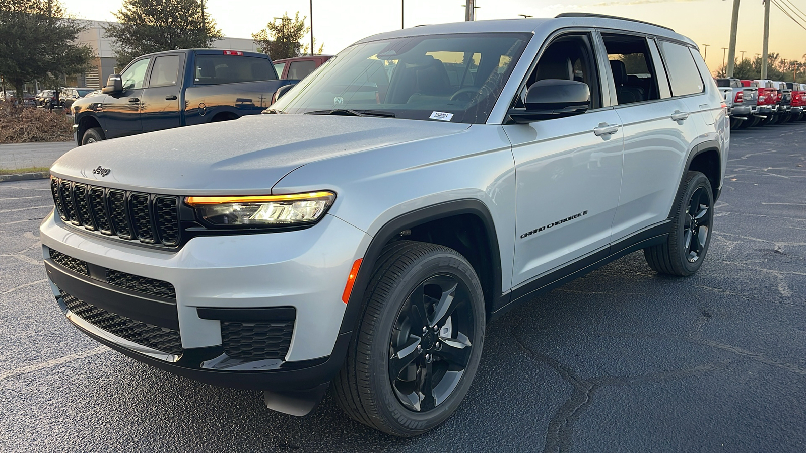 2025 Jeep Grand Cherokee L Altitude X 4