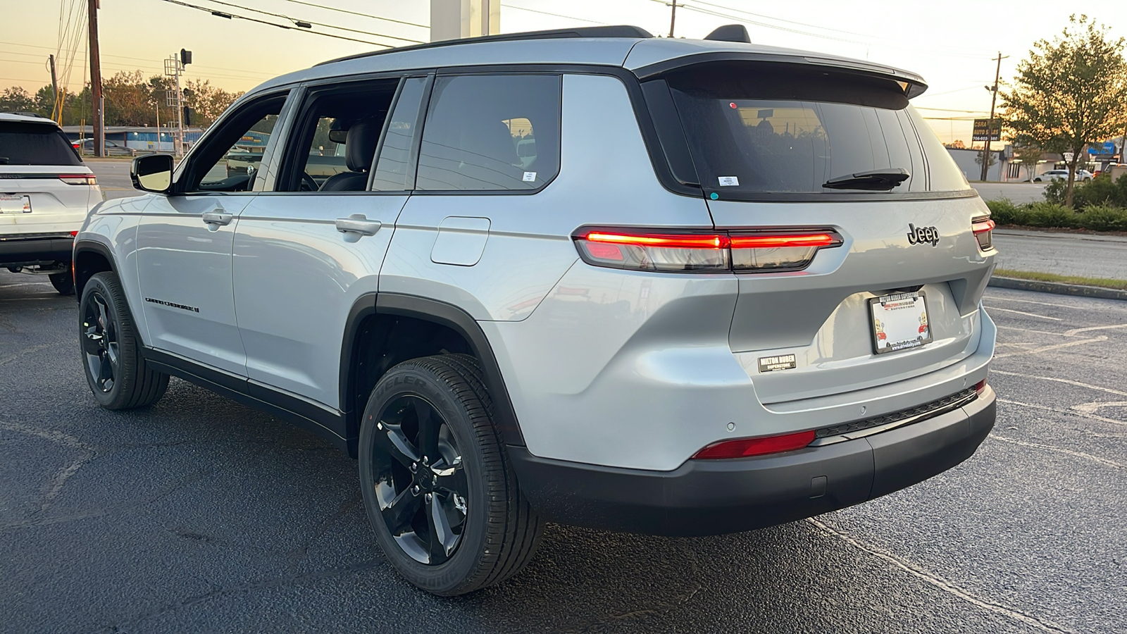 2025 Jeep Grand Cherokee L Altitude X 6