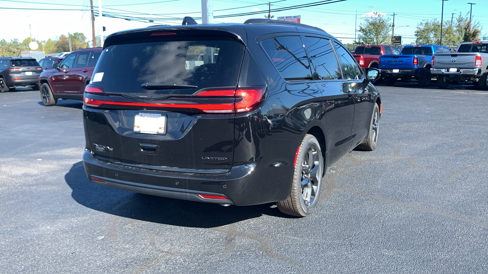 2025 Chrysler Pacifica Limited 8