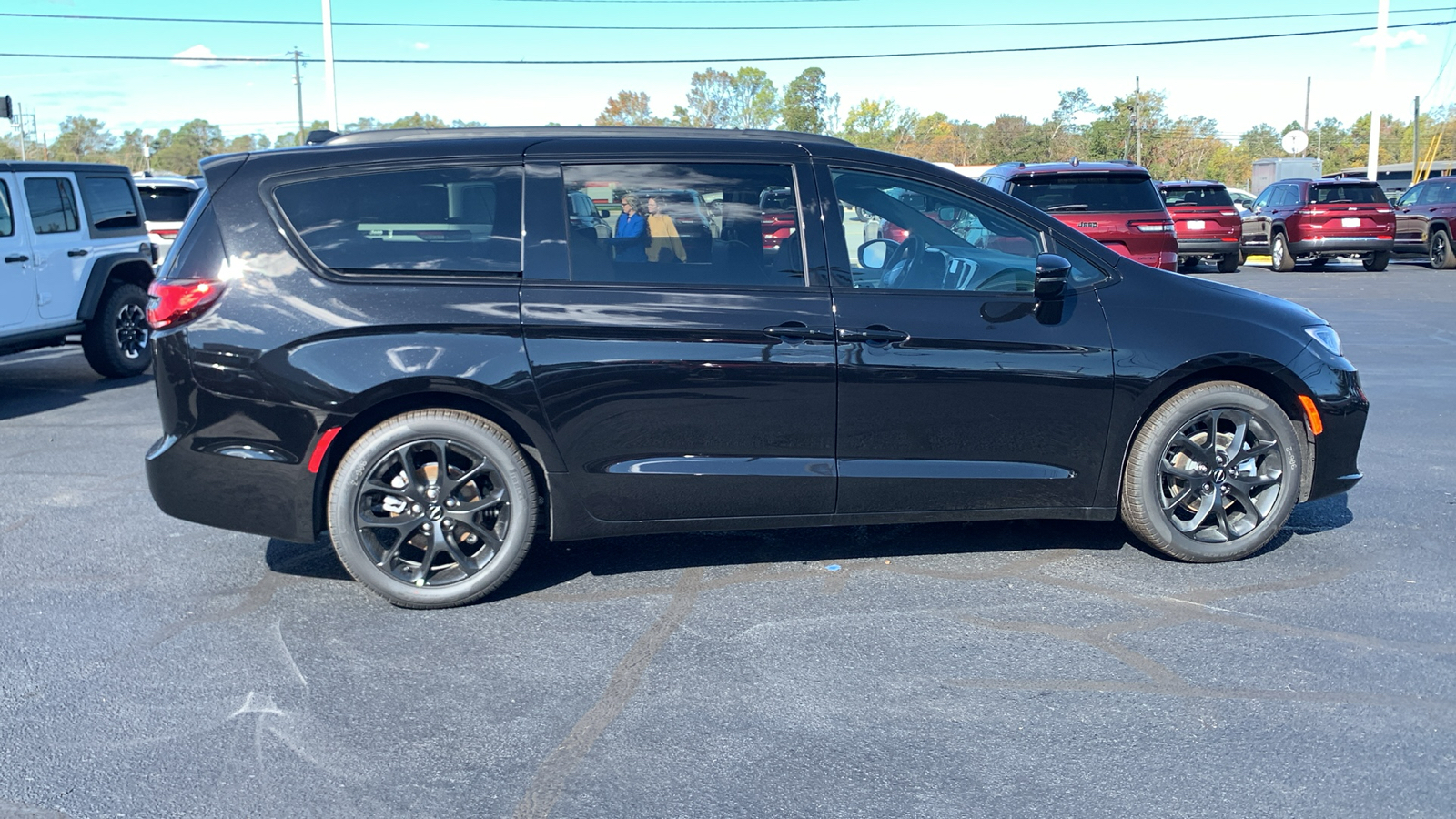 2025 Chrysler Pacifica Limited 9