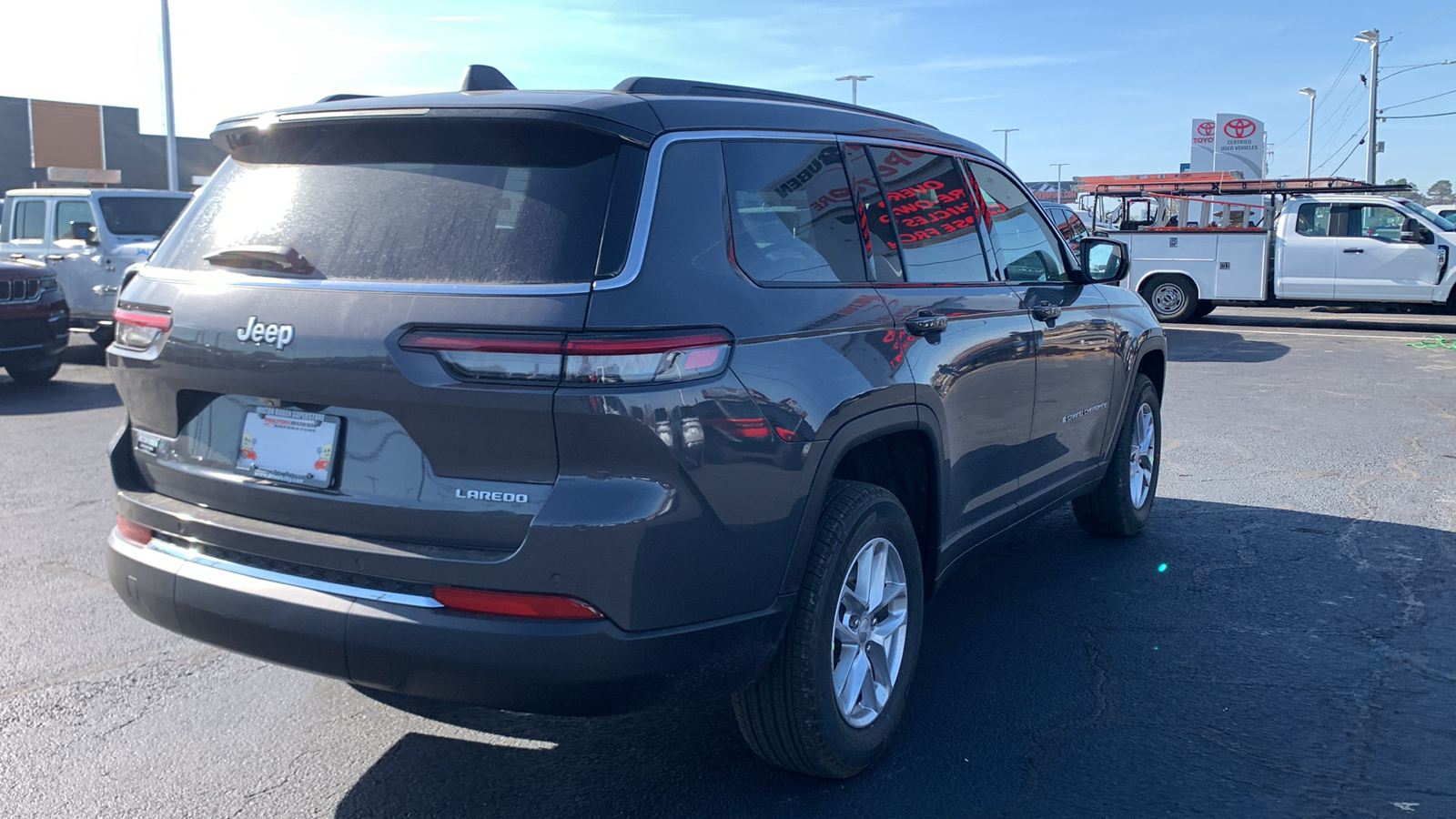 2025 Jeep Grand Cherokee L Laredo 8