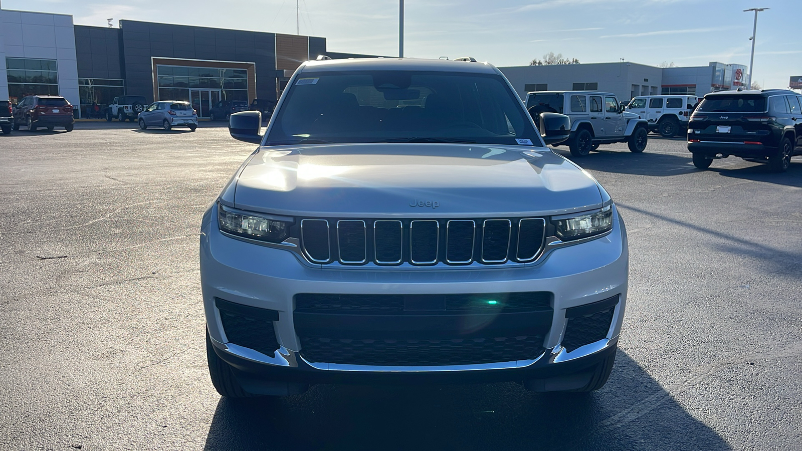 2025 Jeep Grand Cherokee L Laredo 3