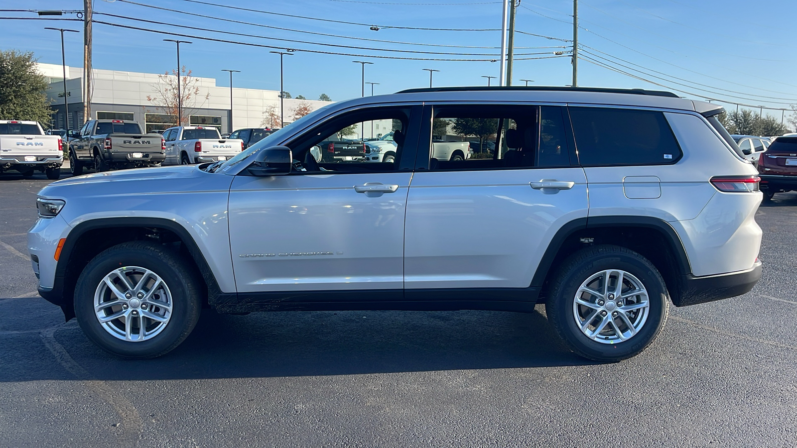 2025 Jeep Grand Cherokee L Laredo 5