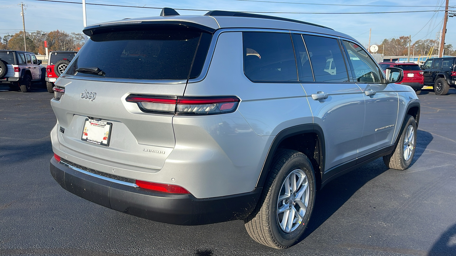 2025 Jeep Grand Cherokee L Laredo 8