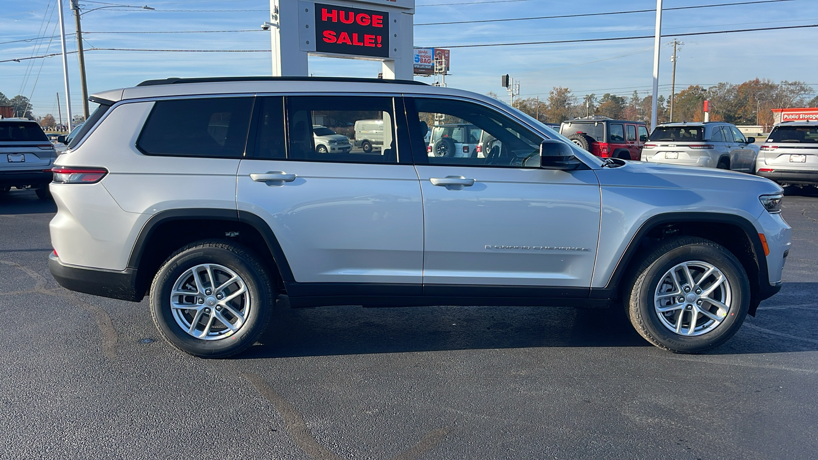 2025 Jeep Grand Cherokee L Laredo 9