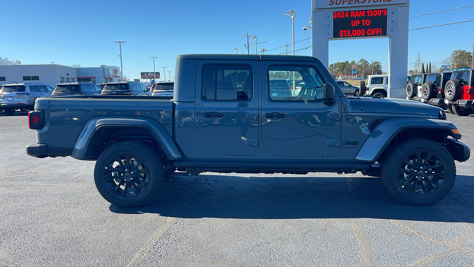 2025 Jeep Gladiator Nighthawk 9