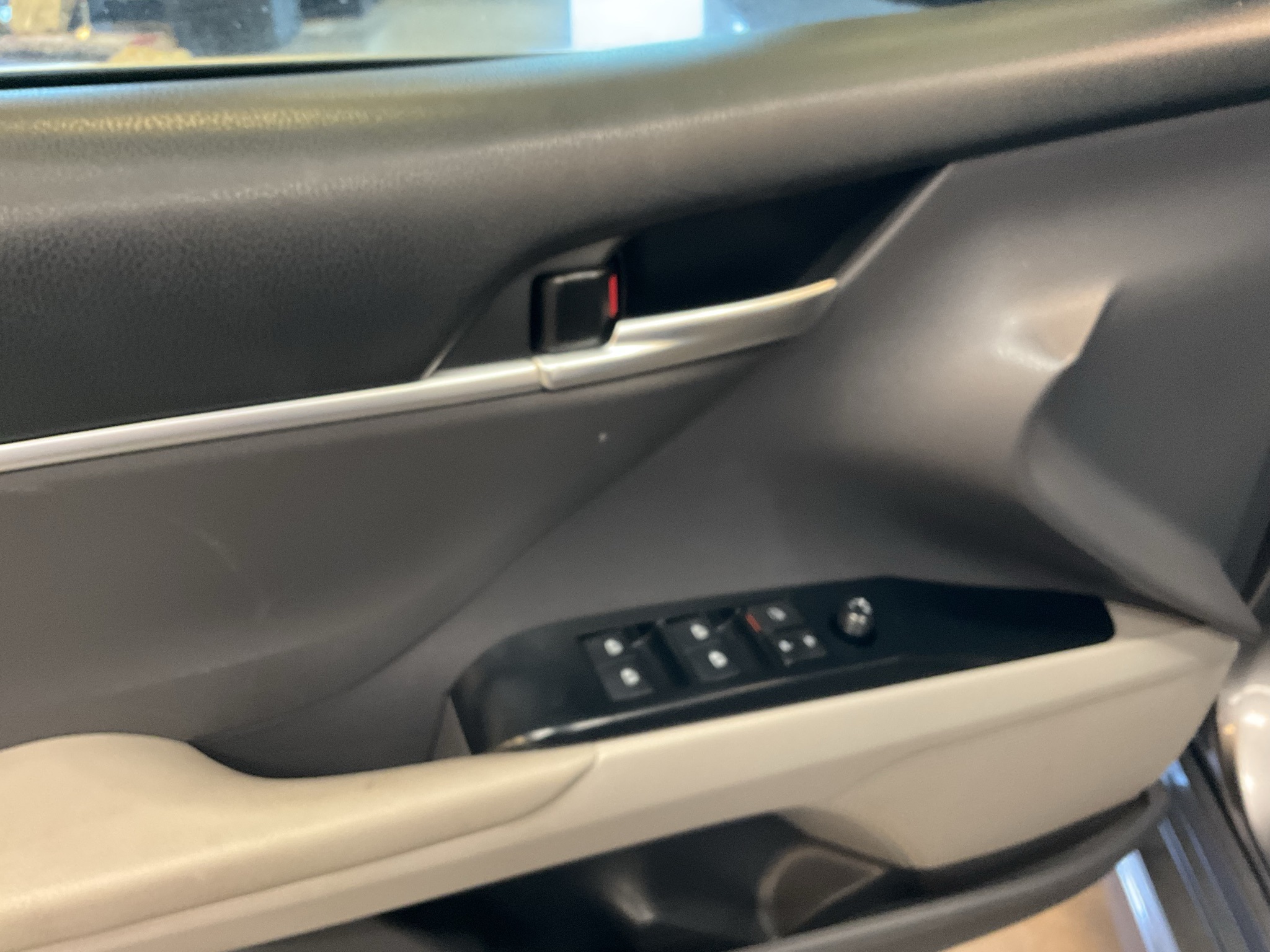 2018 Toyota Camry SE 10
