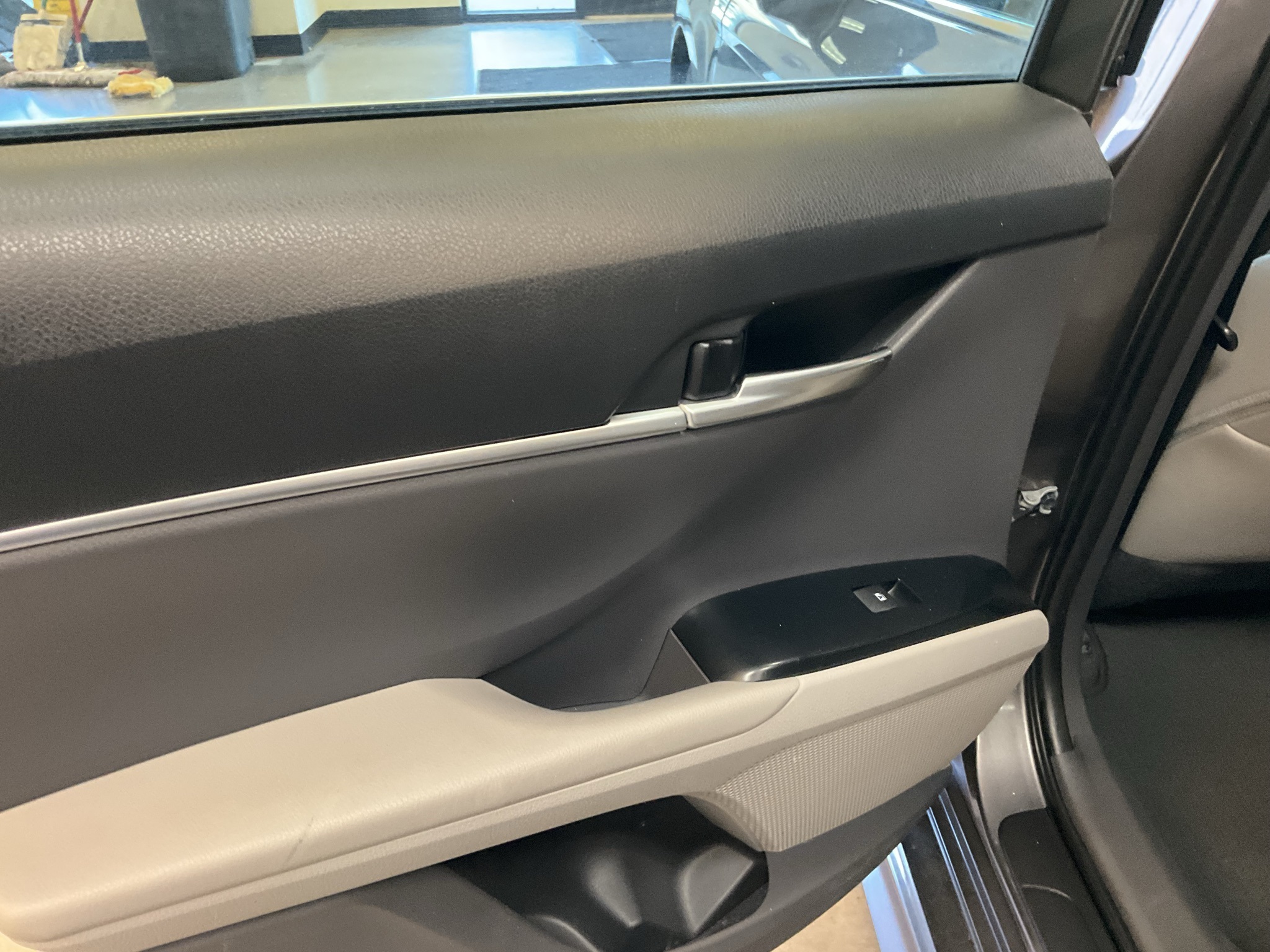 2018 Toyota Camry SE 13