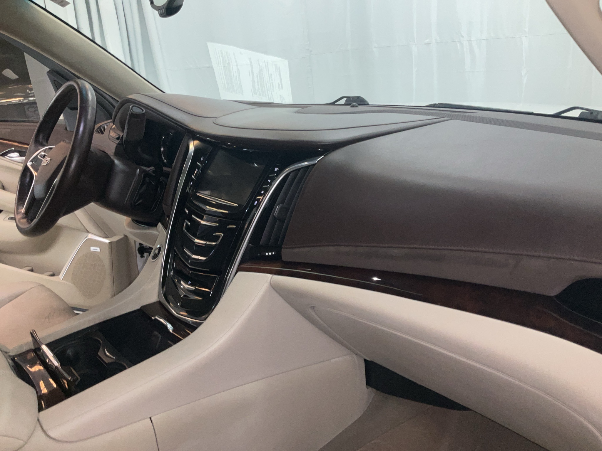 2016 Cadillac Escalade Luxury 15
