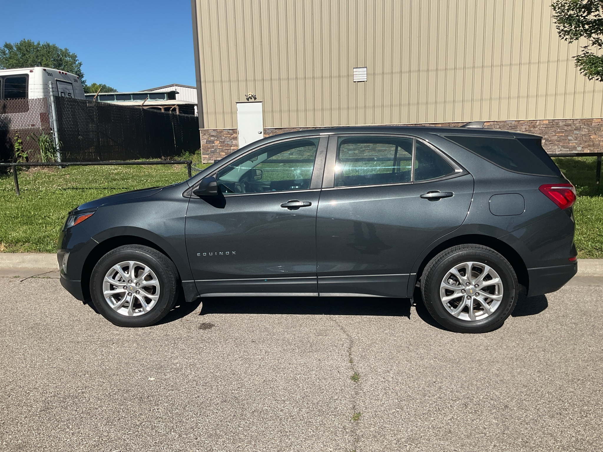 2020 Chevrolet Equinox LS 8