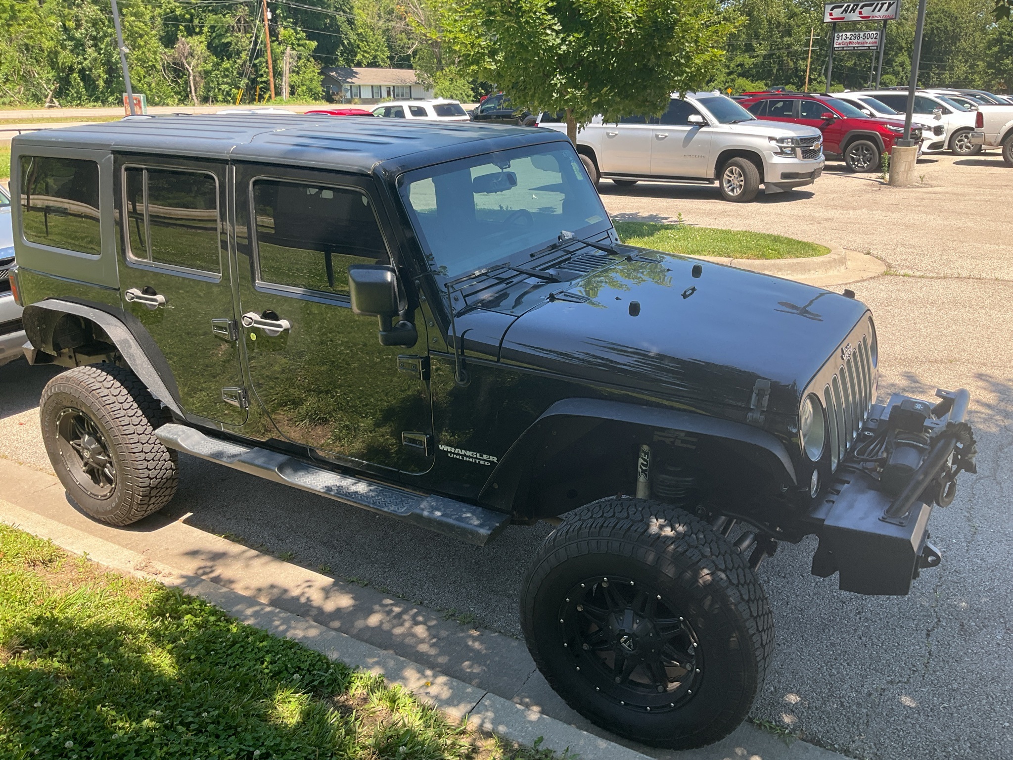 2016 Jeep Wrangler Unlimited Sahara 2