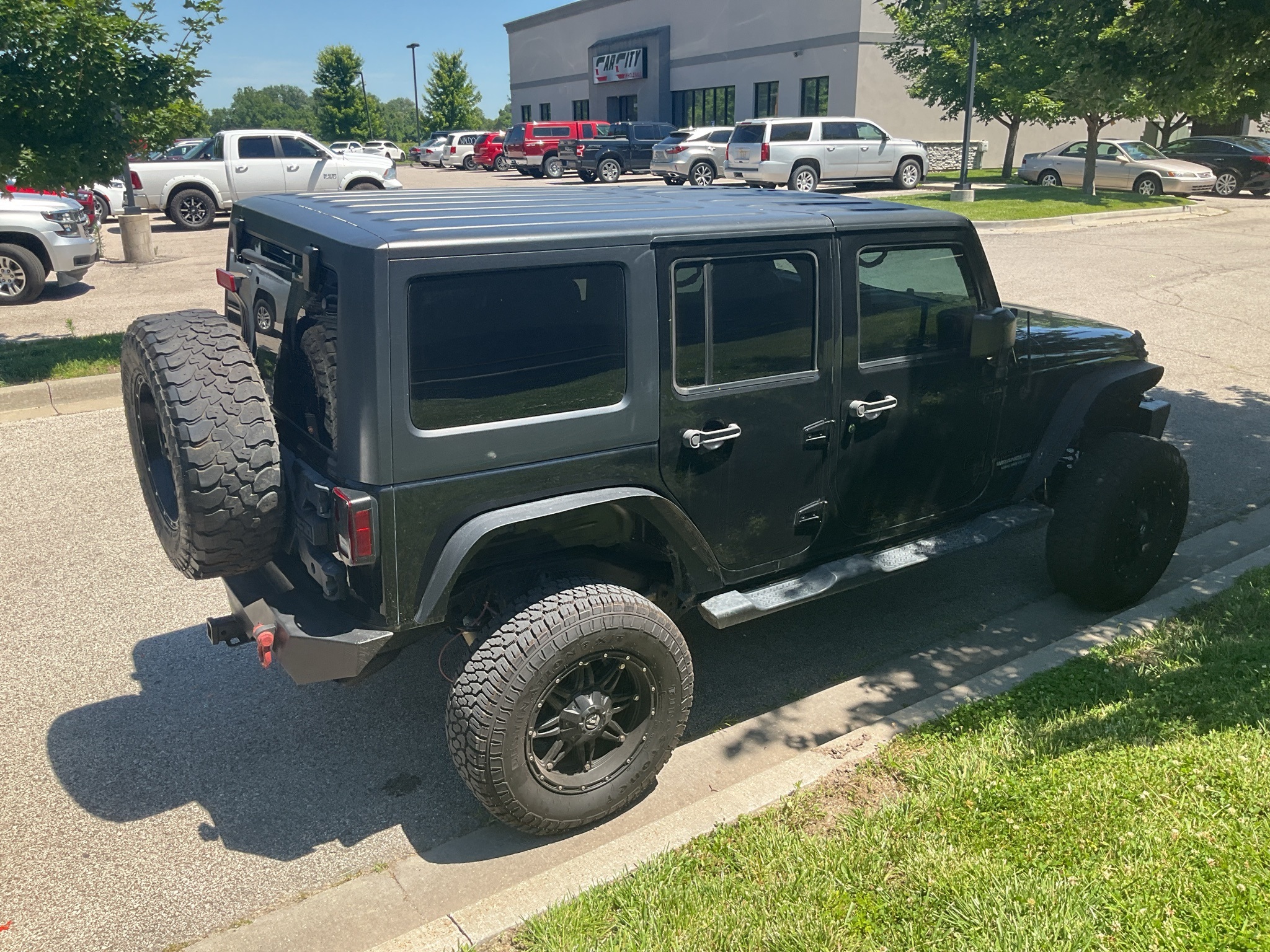 2016 Jeep Wrangler Unlimited Sahara 3