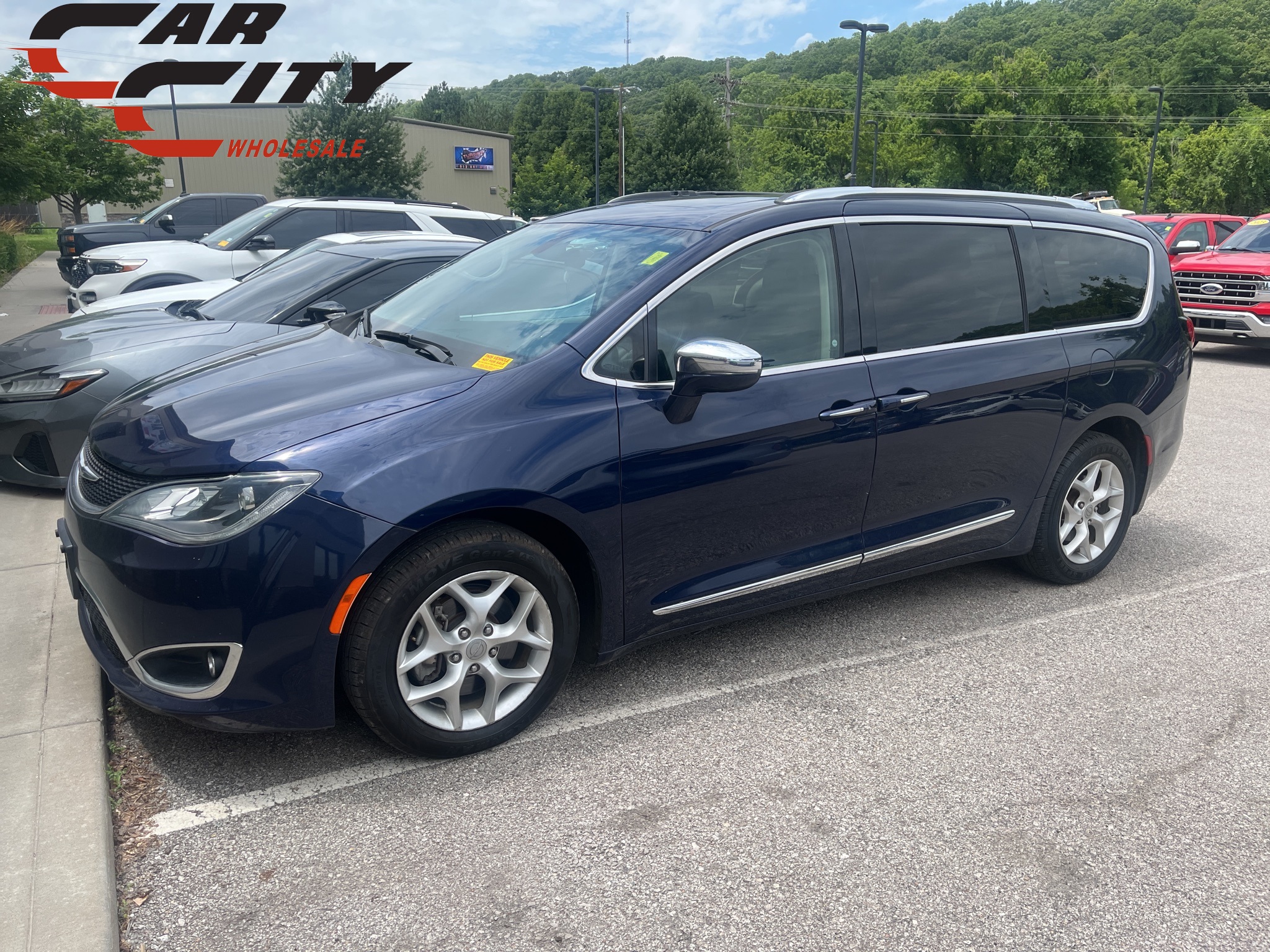 2020 Chrysler Pacifica Limited 1