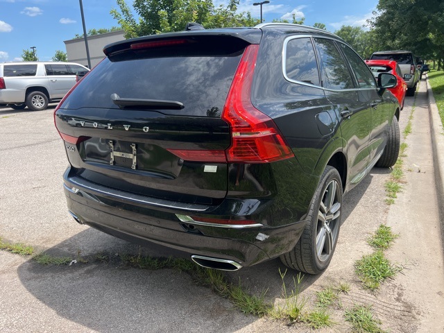 2021 Volvo XC60 Recharge Plug-In Hybrid T8 Inscription Expression 4