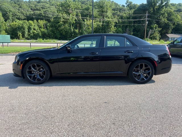 2021 Chrysler 300 S 9