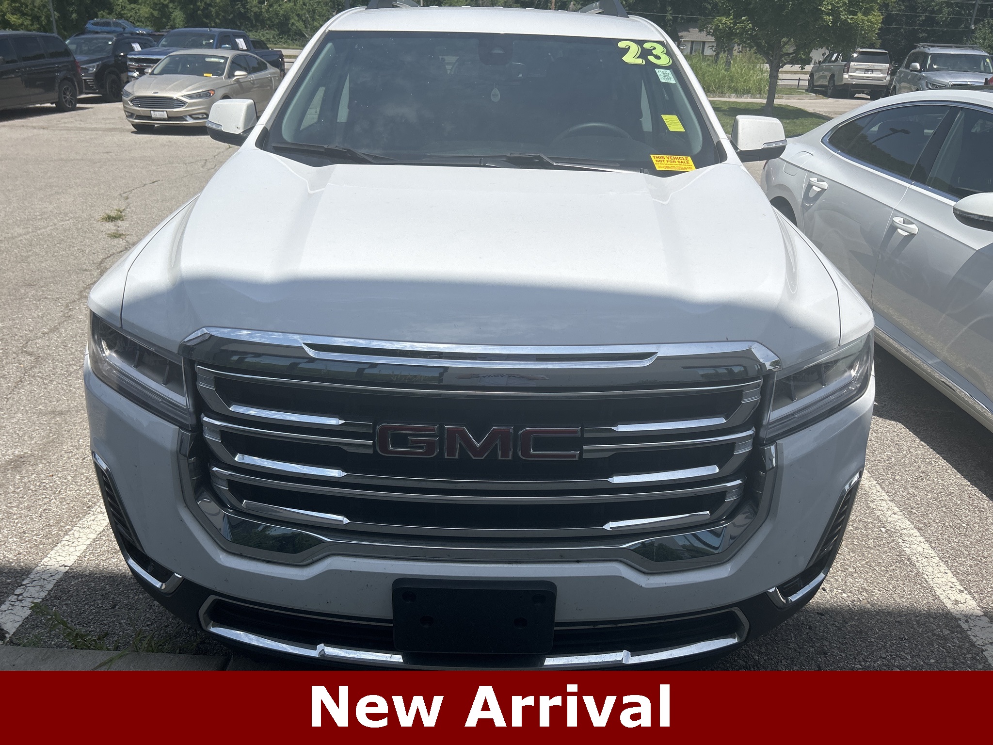 2023 GMC Acadia SLT 2