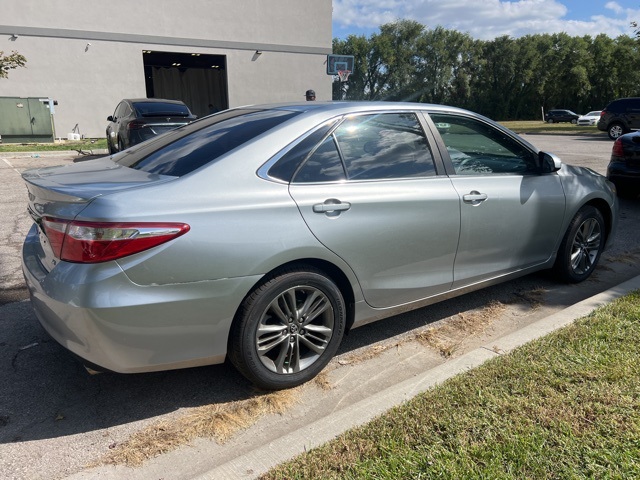 2016 Toyota Camry SE 4