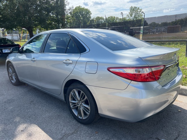 2016 Toyota Camry SE 6