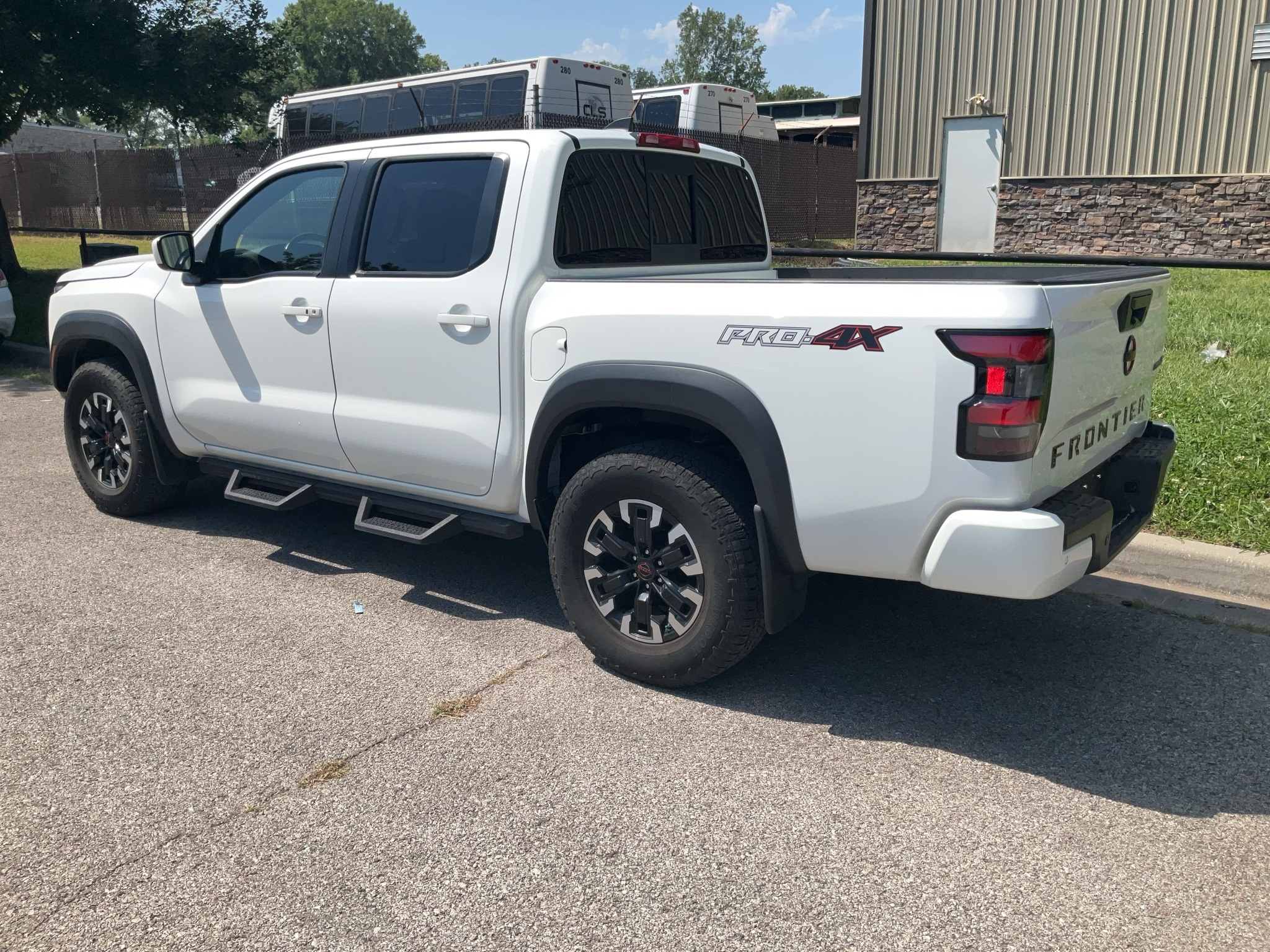 2022 Nissan Frontier PRO-4X 6