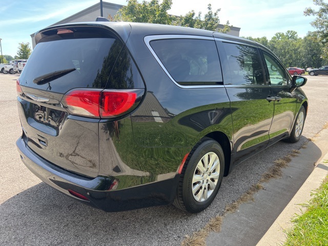 2018 Chrysler Pacifica L 4