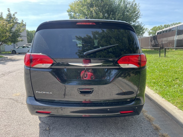 2018 Chrysler Pacifica L 5