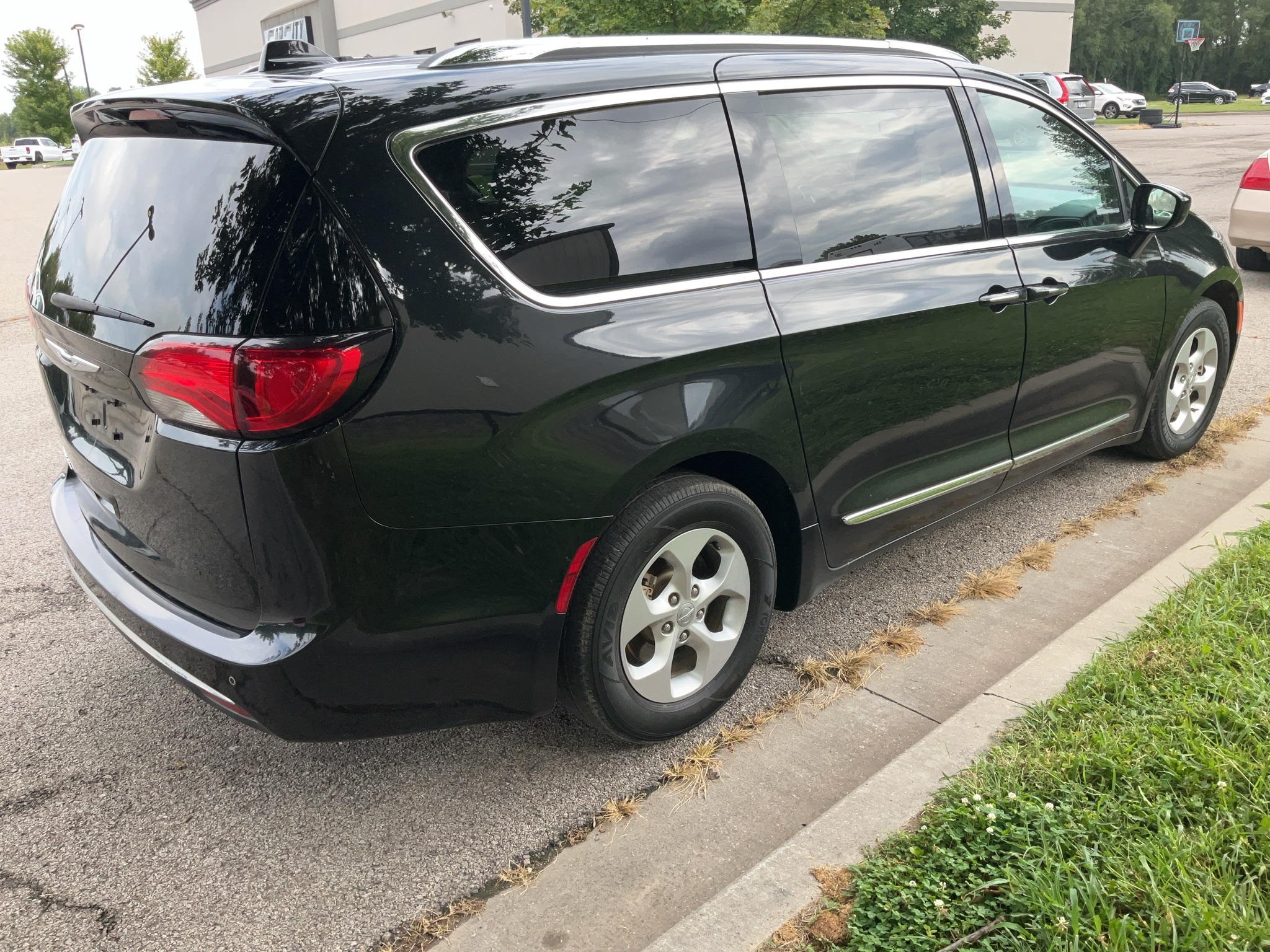 2017 Chrysler Pacifica Touring L Plus 4