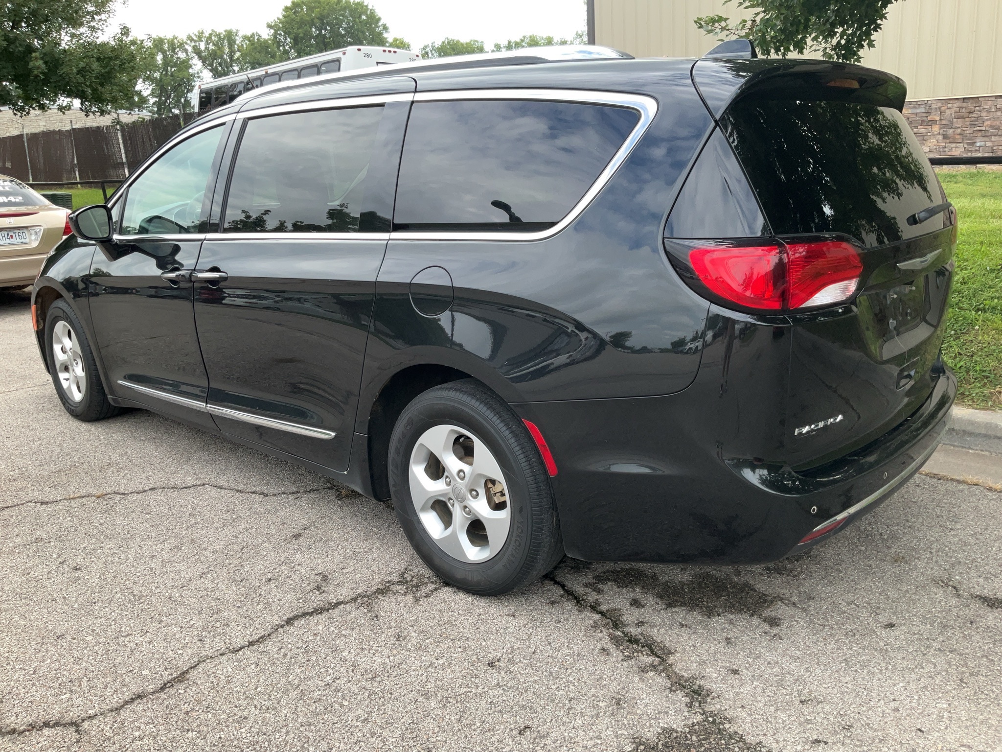 2017 Chrysler Pacifica Touring L Plus 6