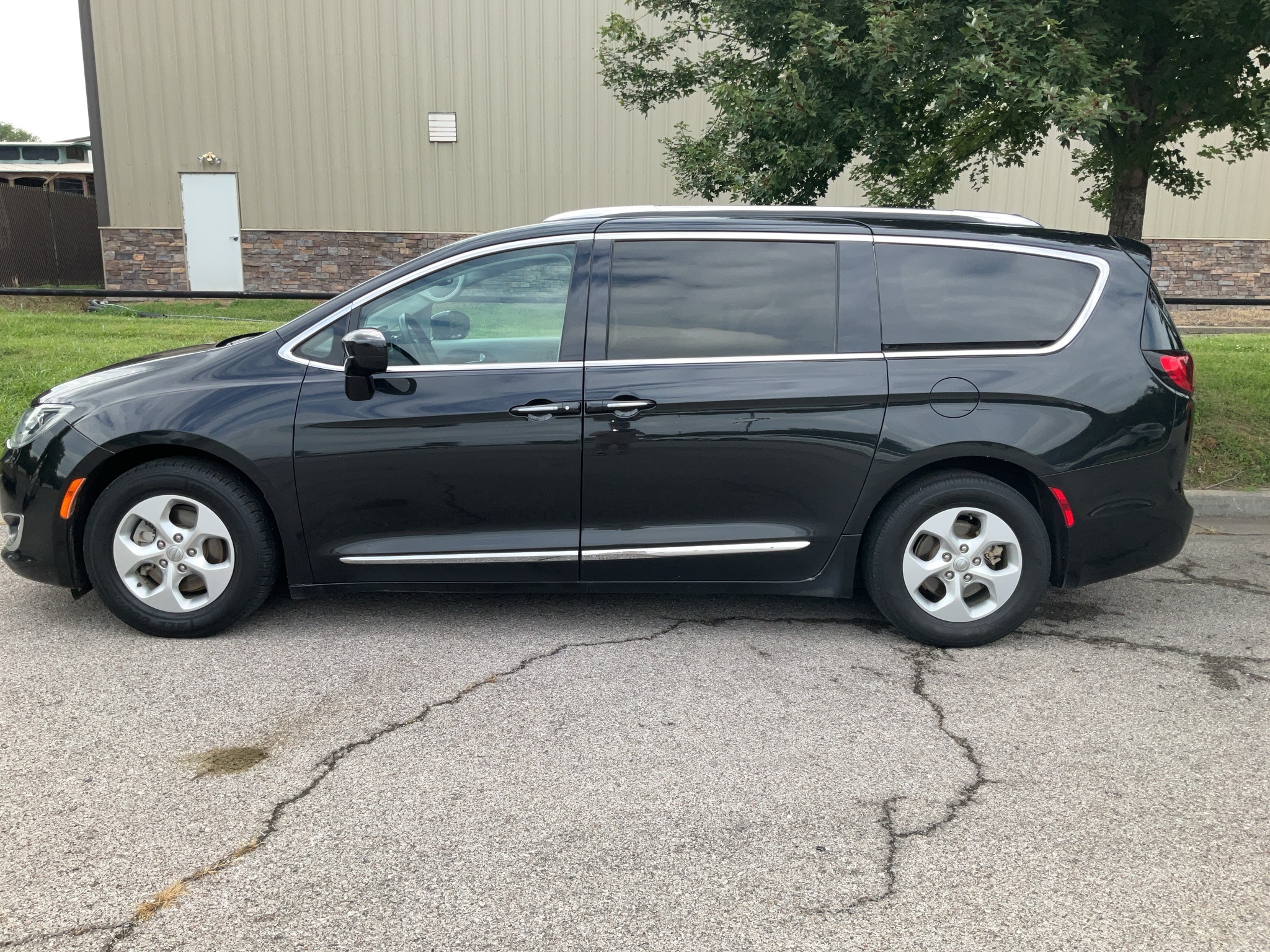 2017 Chrysler Pacifica Touring L Plus 7