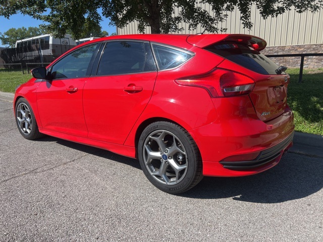 2017 Ford Focus ST 6