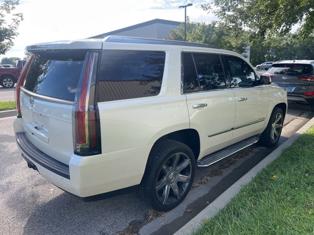 2015 Cadillac Escalade Luxury 4