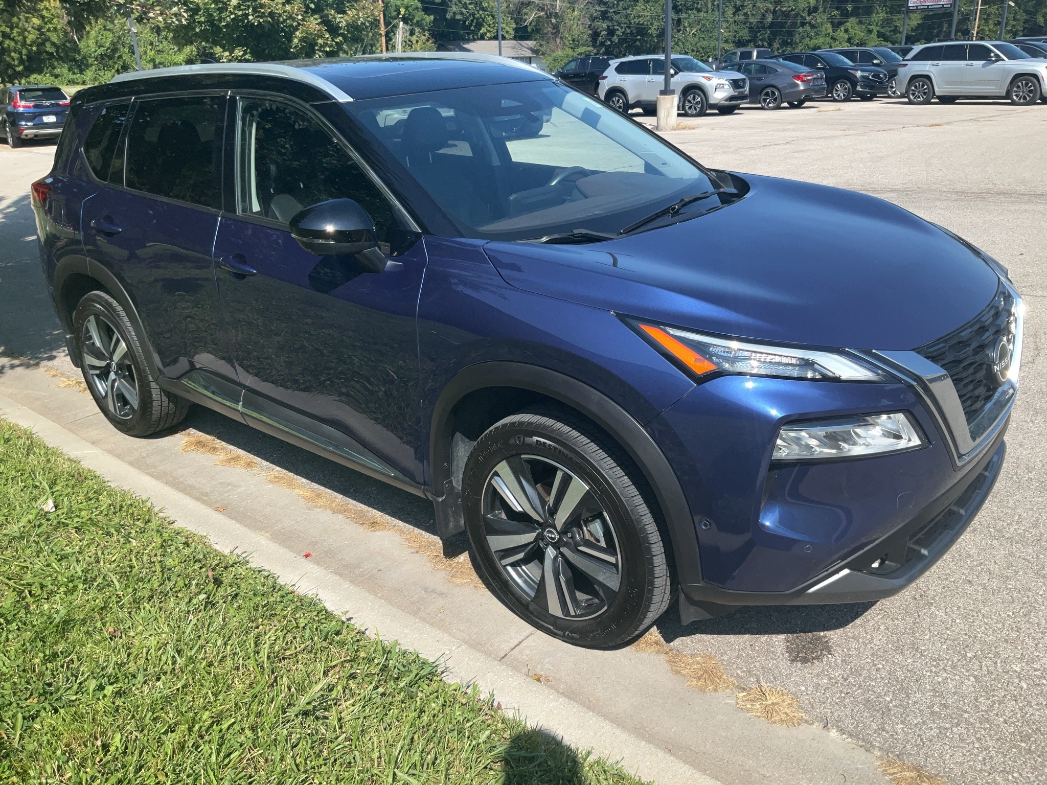 2023 Nissan Rogue SL 3