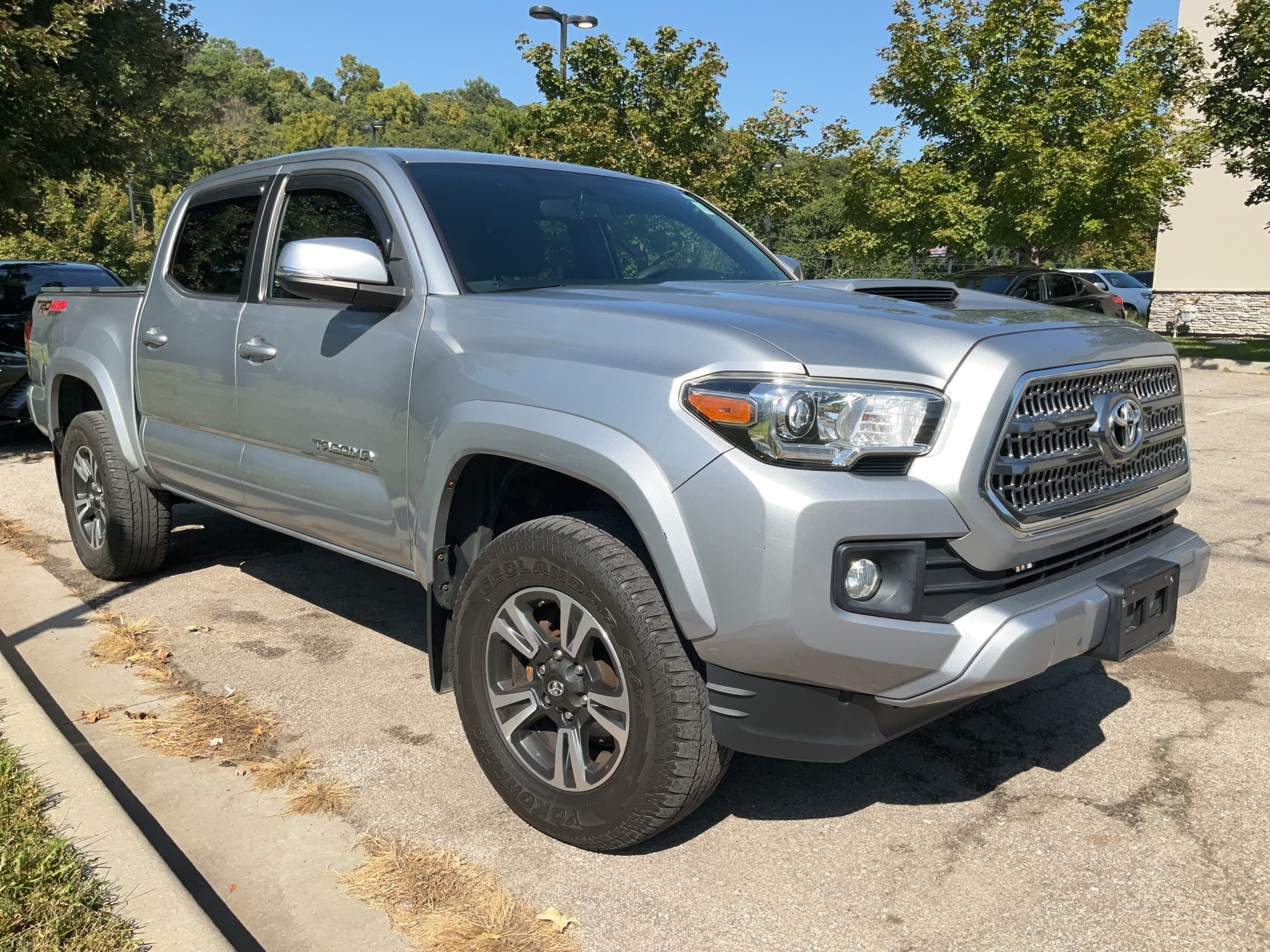 2017 Toyota Tacoma TRD Sport 3