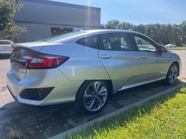 2018 Honda Clarity Plug-In Hybrid Touring 3